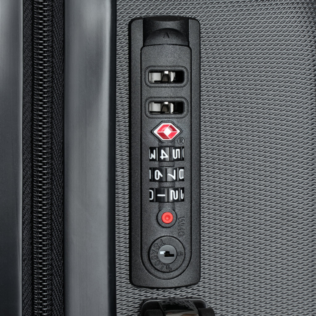 “Designed by You” – Lightweight Travel Luggage with Spinner Wheels