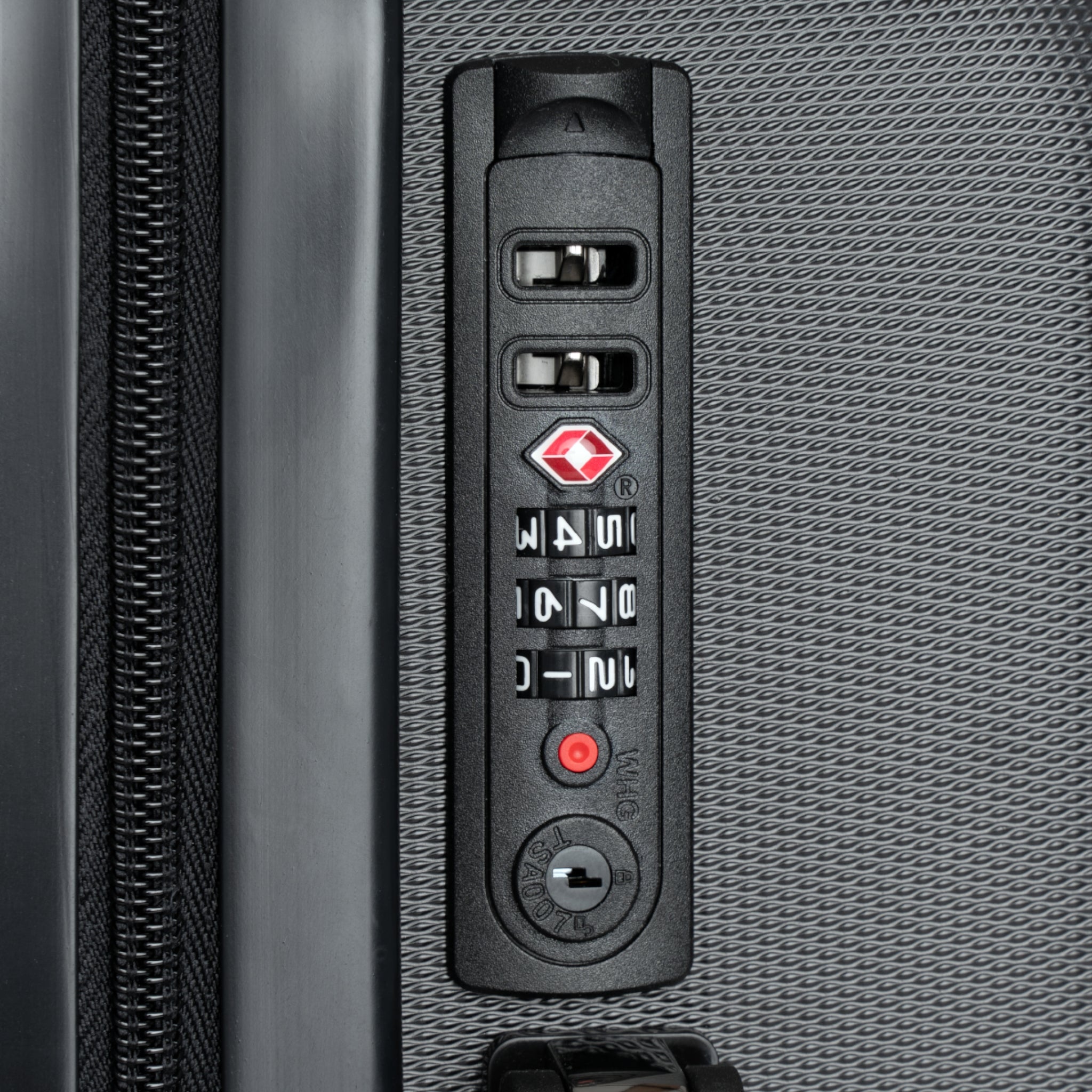 “Designed by You” – Lightweight Travel Luggage with Spinner Wheels